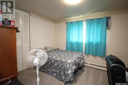 405 4Th Avenue E, Shaunavon, SK - Indoor Photo Showing Bedroom