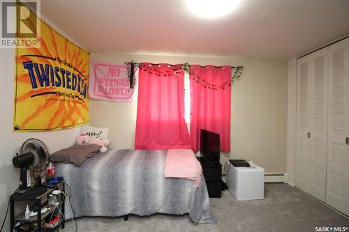 405 4Th Avenue E, Shaunavon, SK - Indoor Photo Showing Bedroom