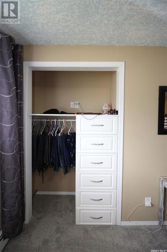 405 4Th Avenue E, Shaunavon, SK - Indoor