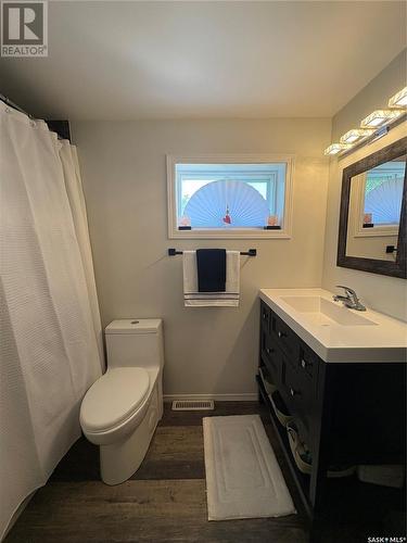 108 Warren Road, Kelliher, SK - Indoor Photo Showing Bathroom