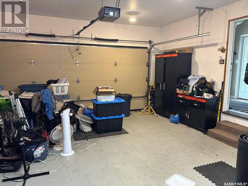 15 O'Connor Crescent, Kindersley, SK - Indoor Photo Showing Garage