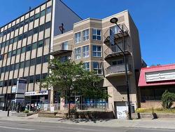 5831 Ch. de la Côte-des-Neiges  Montréal (Côte-Des-Neiges/Notre-Dame-De-Grâce), QC H3S 1Z2