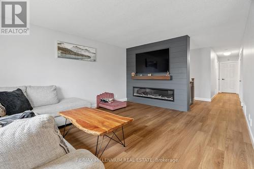 39 Toboggan Hill Drive, Orillia, ON - Indoor Photo Showing Living Room With Fireplace
