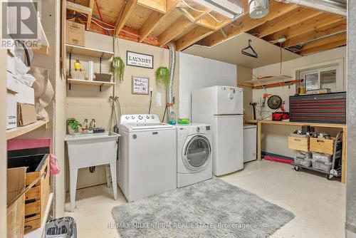 39 Toboggan Hill Drive, Orillia, ON - Indoor Photo Showing Laundry Room