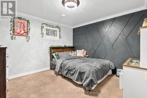 39 Toboggan Hill Drive, Orillia, ON - Indoor Photo Showing Bedroom