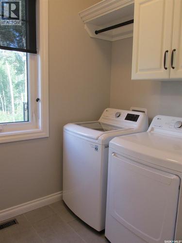 214 Hillside Drive, Tobin Lake, SK - Indoor Photo Showing Laundry Room