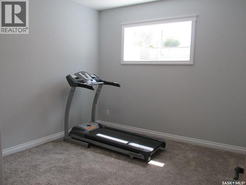 214 Hillside Drive, Tobin Lake, SK - Indoor Photo Showing Gym Room