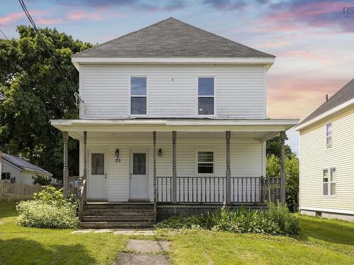 25 Jubilee Avenue, Stellarton, NS 