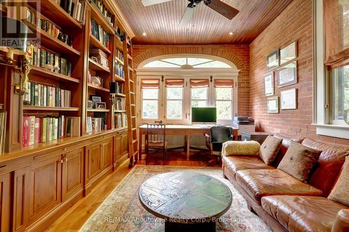 350 King Street, Oakville (Oo Old Oakville), ON - Indoor