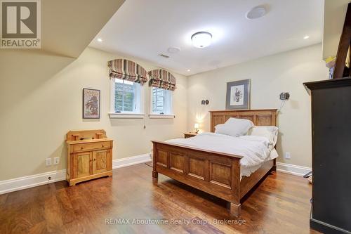 350 King Street, Oakville (Oo Old Oakville), ON - Indoor Photo Showing Bedroom