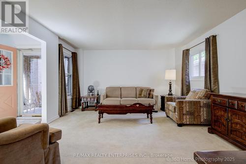 4425 Sawmill Valley Drive, Mississauga, ON - Indoor Photo Showing Living Room