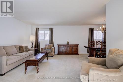Huge Living Room - 4425 Sawmill Valley Drive, Mississauga, ON - Indoor Photo Showing Living Room