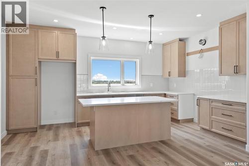 429 Eldorado Street, Warman, SK - Indoor Photo Showing Kitchen With Upgraded Kitchen