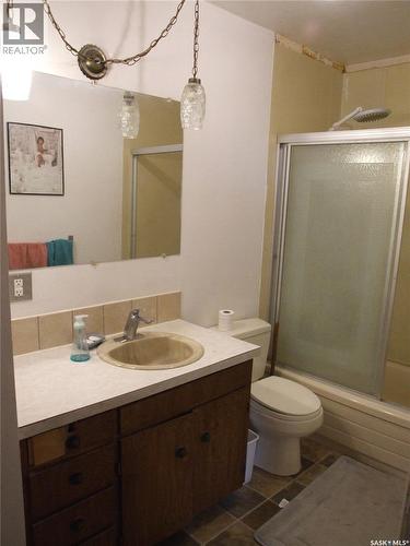 Fitzpatrick Acreage, Eatonia, SK - Indoor Photo Showing Bathroom