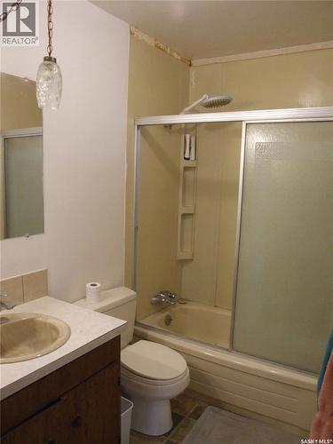 Fitzpatrick Acreage, Eatonia, SK - Indoor Photo Showing Bathroom