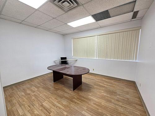 Office - 209-2292 Boul. Industriel, Laval (Chomedey), QC - Indoor
