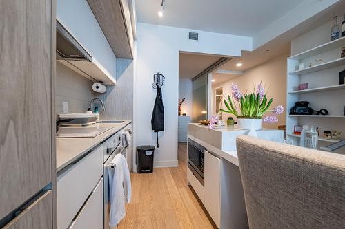 Cuisine - 2203-1288 Rue St-Antoine O., Montréal (Ville-Marie), QC - Indoor Photo Showing Kitchen