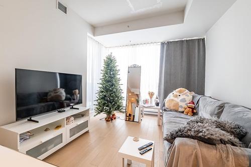 Salon - 2203-1288 Rue St-Antoine O., Montréal (Ville-Marie), QC - Indoor Photo Showing Living Room