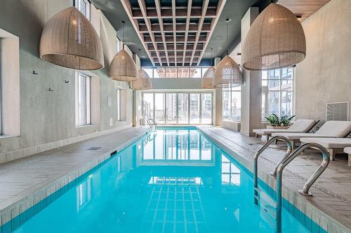 Piscine - 2203-1288 Rue St-Antoine O., Montréal (Ville-Marie), QC - Indoor Photo Showing Other Room With In Ground Pool
