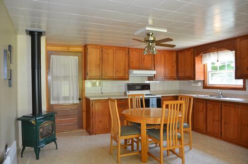 Cuisine - 908 Ch. Dutch, Saint-Armand, QC - Indoor