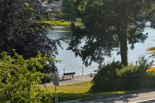 566 Gorge Rd West, Saanich, BC 