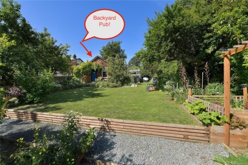 566 Gorge Rd West, Saanich, BC 