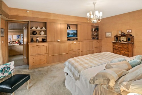 1996 Ferndale Rd, Saanich, BC 