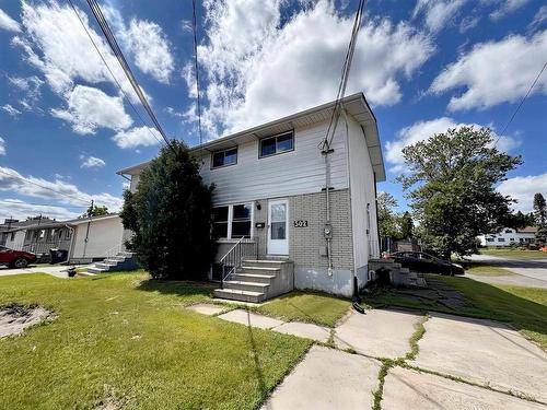 502 Strand Avenue  Thunder Bay, ON P7B 5B1