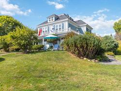 66 McDonald Street  Lunenburg, NS B0J 2C0