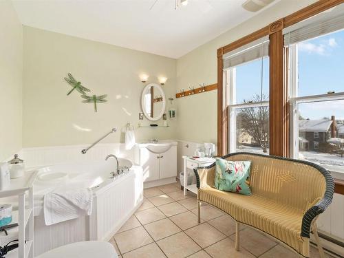 66 Mcdonald Street, Lunenburg, NS 