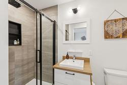 Ensuite bathroom - 