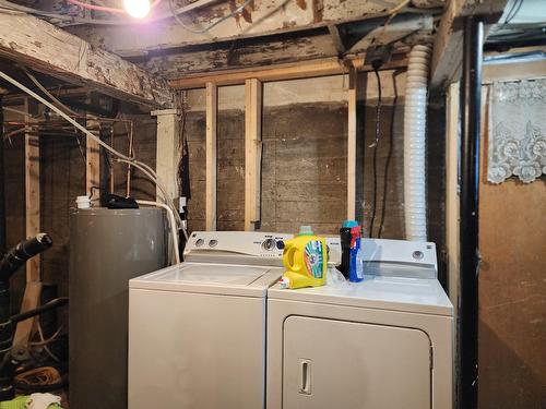 Salle de lavage - 665 Rue Castelnau, La Tuque, QC - Indoor Photo Showing Laundry Room