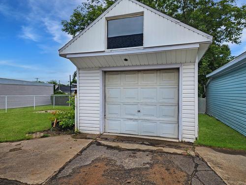 Garage - 665 Rue Castelnau, La Tuque, QC - Outdoor With Exterior