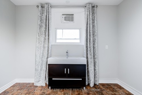 15 Empress Avenue, Hamilton, ON 