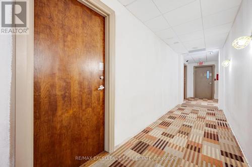 Gv202 - 320 City  Centre Drive, Mississauga, ON - Indoor Photo Showing Other Room