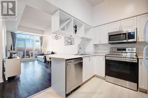 Gv202 - 320 City  Centre Drive, Mississauga, ON - Indoor Photo Showing Kitchen