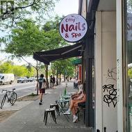 386 COLLEGE STREET  Toronto, ON M5T 1S7