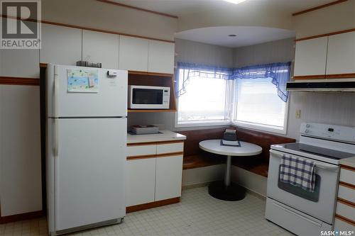 48 2Nd Avenue E, Lafleche, SK - Indoor Photo Showing Kitchen