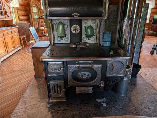 1361 Horning Road, Seymour Arm, BC - Indoor