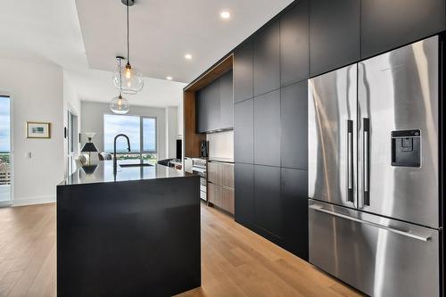 Cuisine - 2105-2835 Av. Du Cosmodôme, Laval (Chomedey), QC - Indoor Photo Showing Kitchen With Upgraded Kitchen