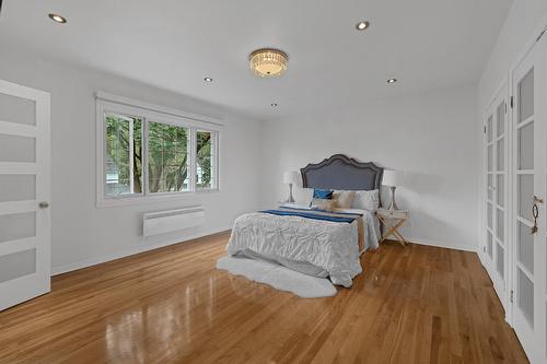 Chambre à coucher principale - 120 Ch. Strathcona, Mont-Royal, QC - Indoor Photo Showing Bedroom