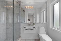 Salle de bains attenante à la CCP - 