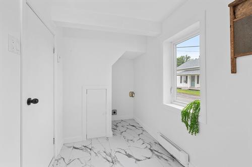 Salle de lavage - 6 Ch. Des Plaines, Cap-Saint-Ignace, QC - Indoor Photo Showing Other Room