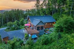 140 Allée des Weskarinis  Mont-Tremblant, QC J8E 0M1