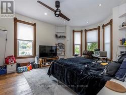 is mn fl L/R w ensuite  being used as 4th bedrm - 