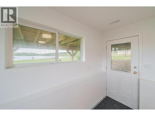 5526 Lakeside Court, 103 Mile House, BC - Indoor Photo Showing Other Room