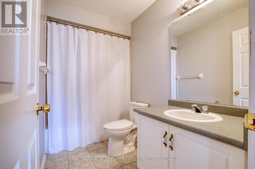 2 - 800 Paramount Drive, Hamilton (Stoney Creek Mountain), ON - Indoor Photo Showing Bathroom