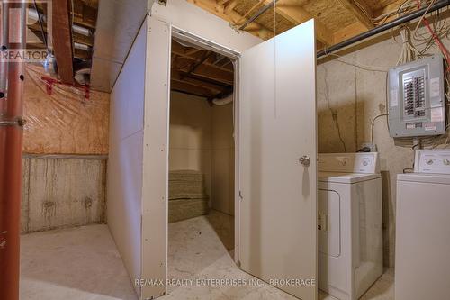 2 - 800 Paramount Drive, Hamilton (Stoney Creek Mountain), ON - Indoor Photo Showing Laundry Room