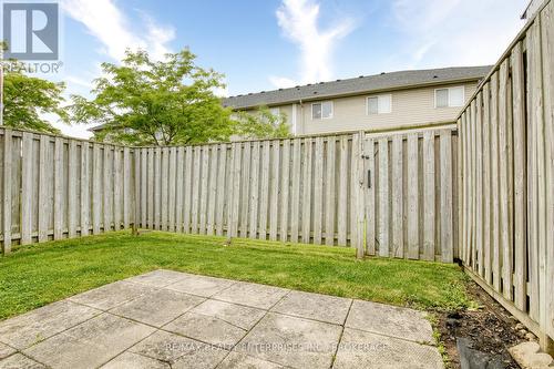 2 - 800 Paramount Drive, Hamilton (Stoney Creek Mountain), ON - Outdoor