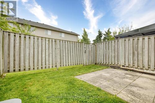 2 - 800 Paramount Drive, Hamilton (Stoney Creek Mountain), ON - Outdoor